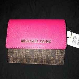 💯Authentic 💯 Michael Kors Jet Set Travel Wallet